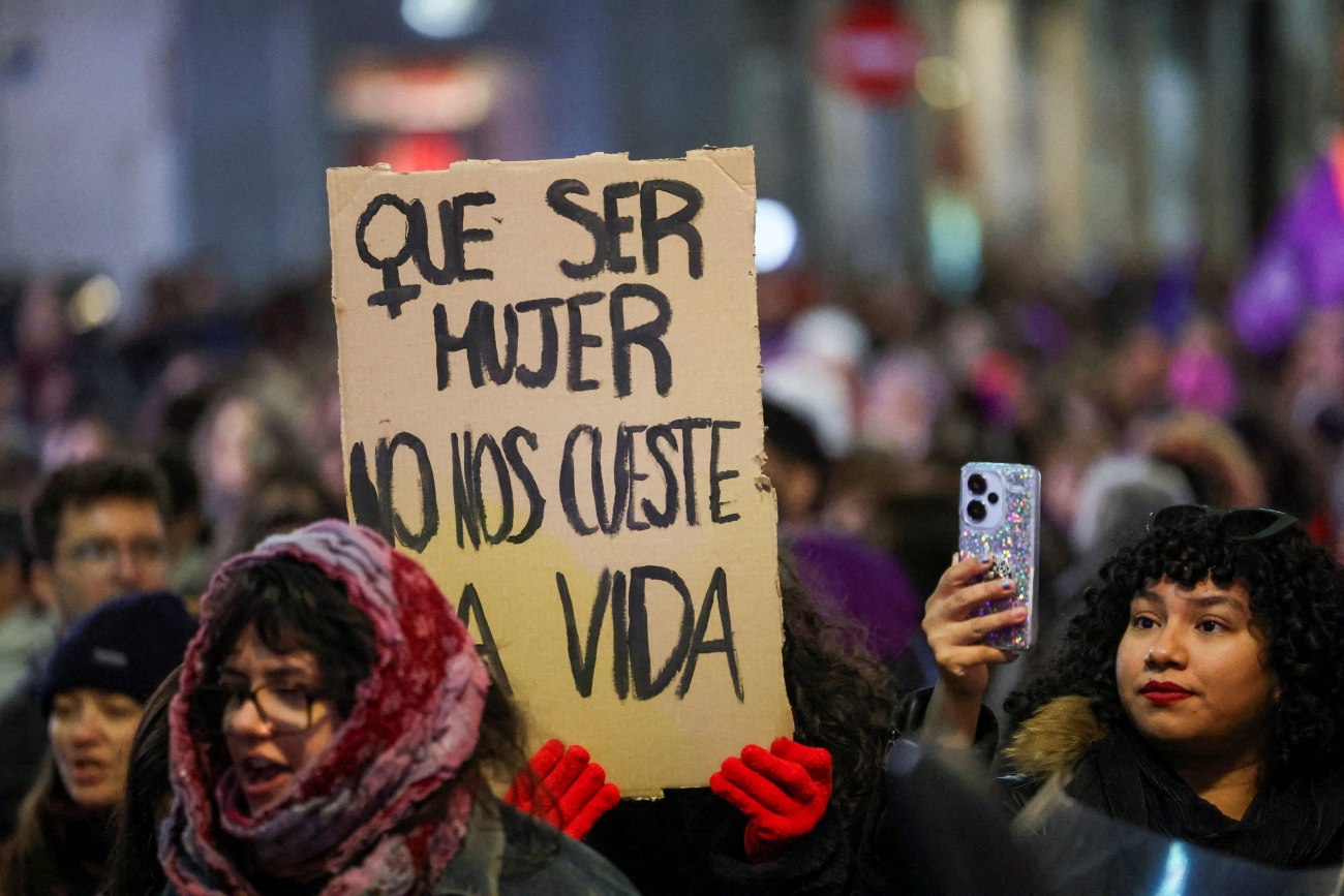 Τα στοιχεία για τη βία κατά των γυναικών στην Ελλάδα και την Ευρώπη: Η ανισότητα των φύλων ξεκινά από την οικονομία