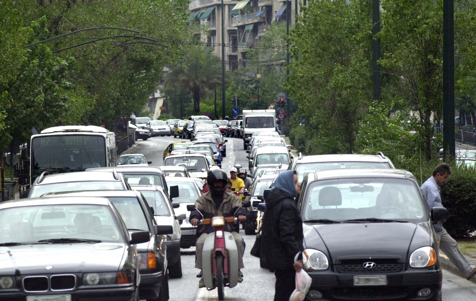 Κίνηση: Σημαντικές καθυστερήσεις στους δρόμους της Αθήνας λόγω των εργατικών κινητοποιήσεων