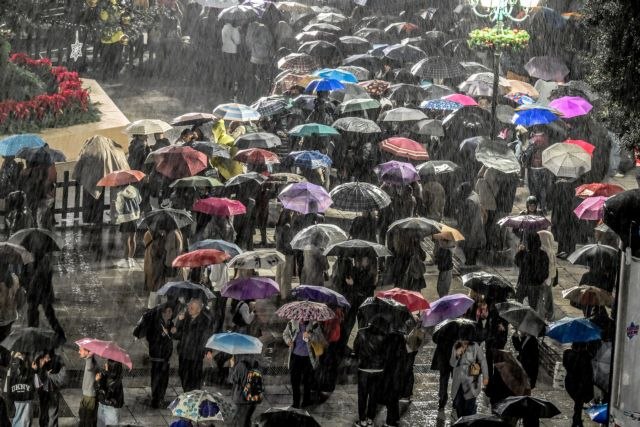 Καταιγίδα πλήττει την Αττική: Κόκκινος συναγερμός σε όλη τη χώρα και σήμερα Παρασκευή