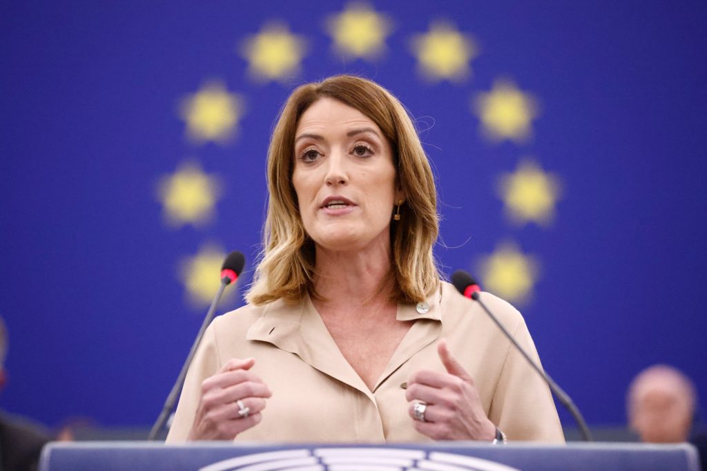 Η Ρομπέρτα Μέτσολα στην Αθήνα για συναντήσεις με τον Κυριάκο Μητσοτάκη