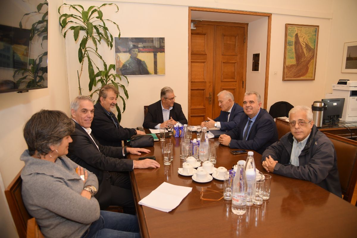 Συνάντηση ΚΕΔΕ με κοινοβουλευτικά κόμματα για τα οικονομικά των Δήμων