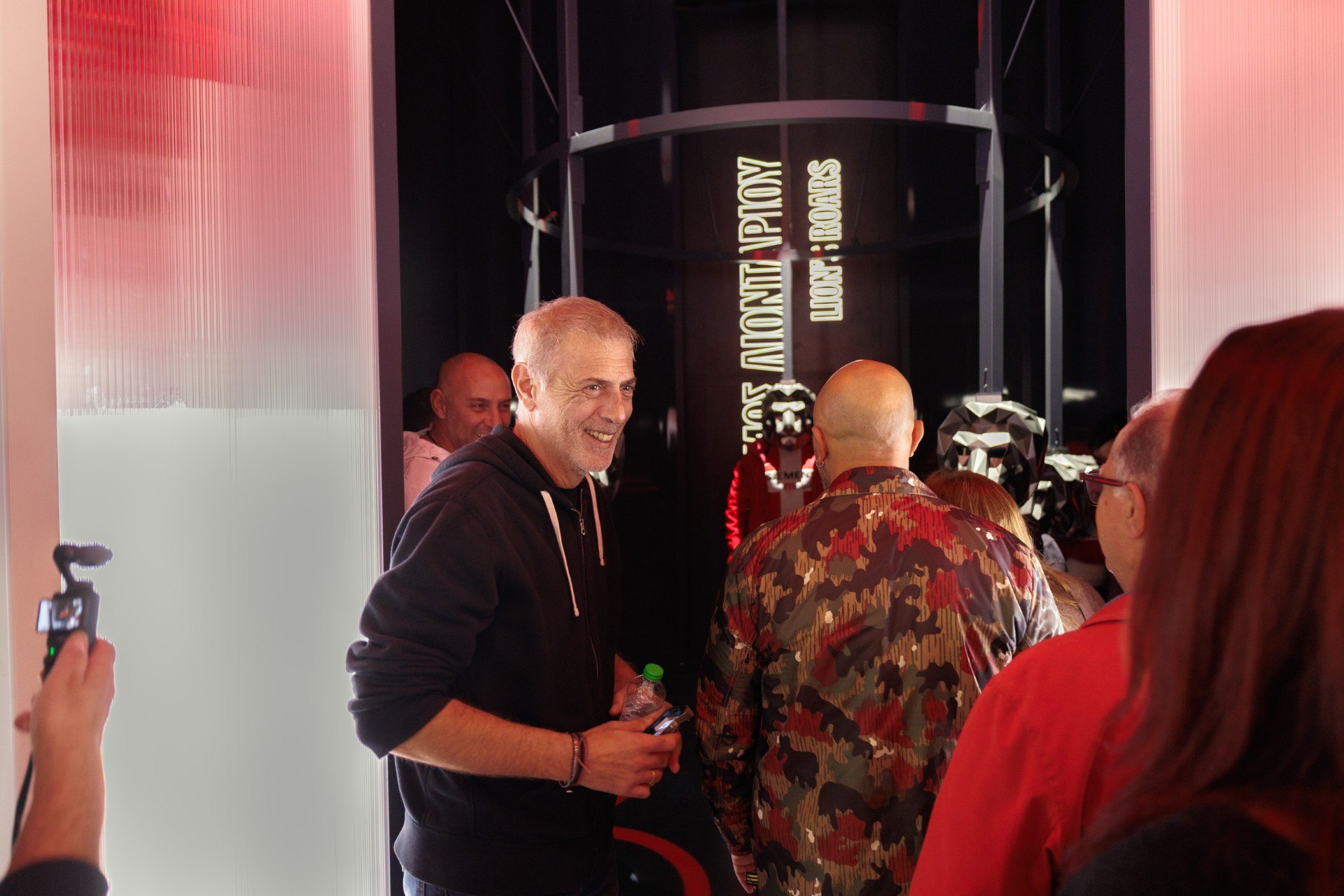 Επίσκεψη του δημάρχου Πειραιά Γιάννη Μώραλη και κοινοτικών συμβούλων στο μουσείο του Ολυμπιακού