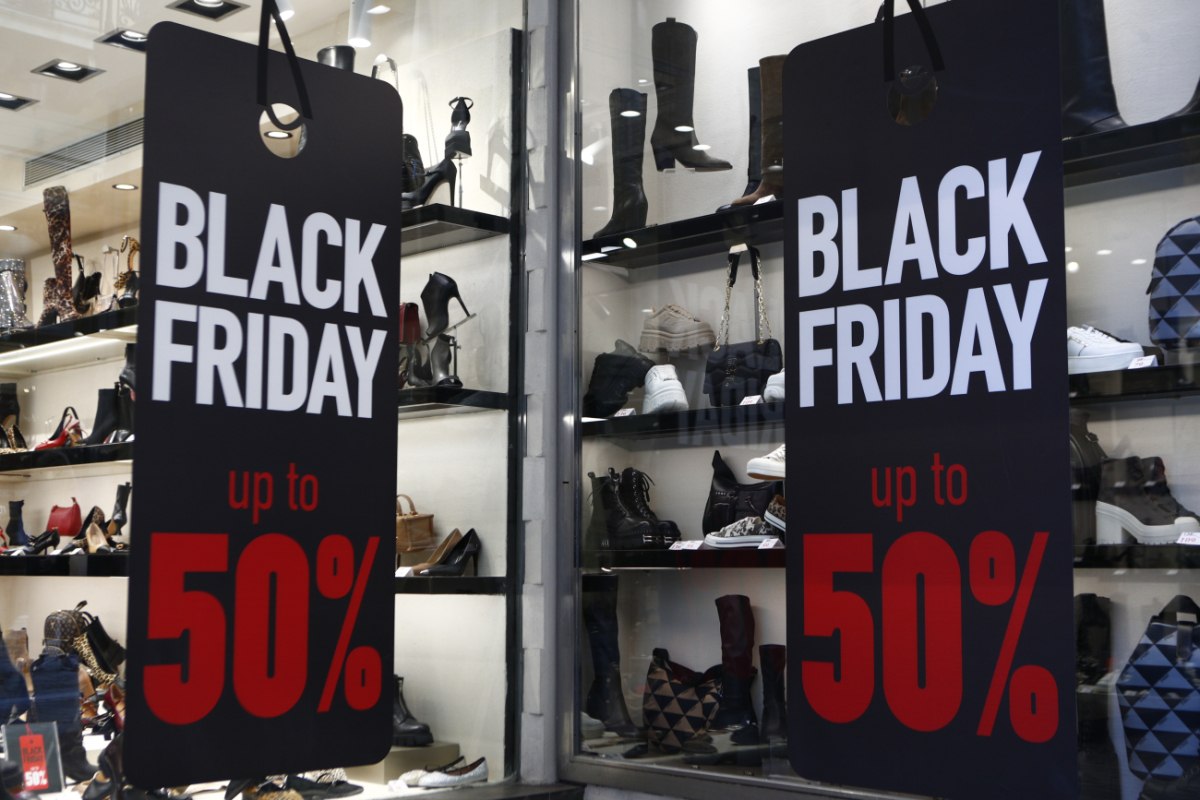 Η Black Friday των εργαζομένων: Κινητοποιήσεις στην Ελλάδα και το εξωτερικό