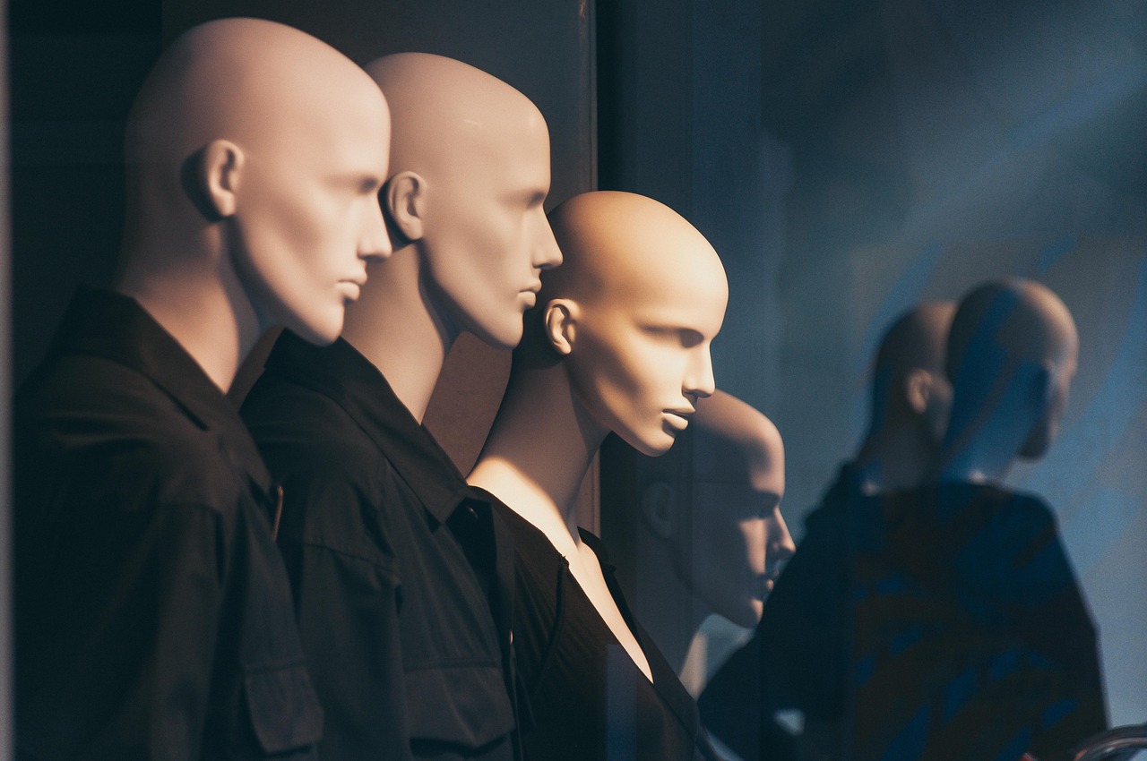 Η Γαλλία κηρύσσει “πόλεμο” στη Shein και την Temu: 2 ευρώ φόρος για κάθε fast fashion εισαγωγή