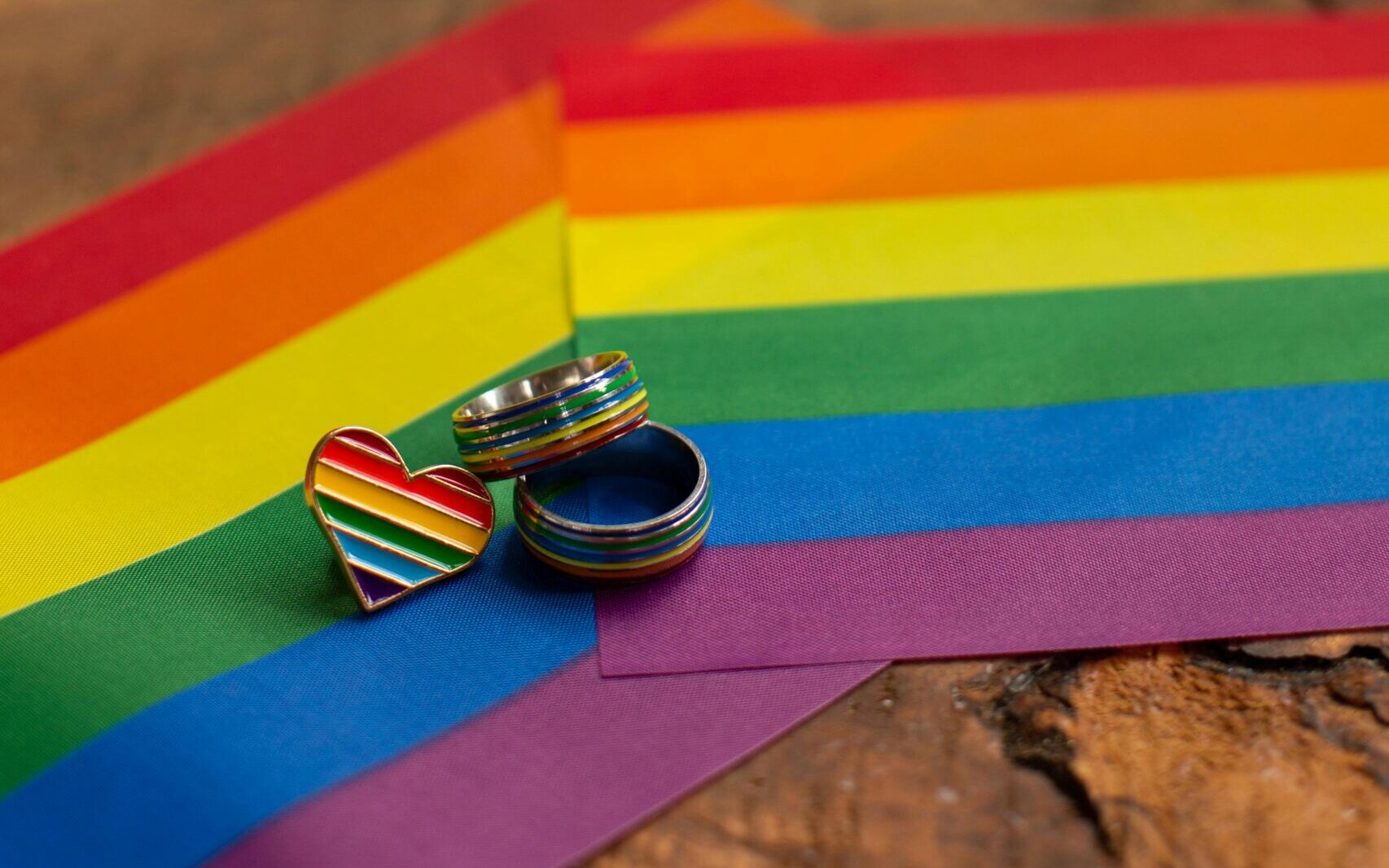 Ευρωπαϊκό Δικαστήριο: Οι χώρες της ΕΕ οφείλουν να αναγνωρίζουν τους γάμους ομόφυλων