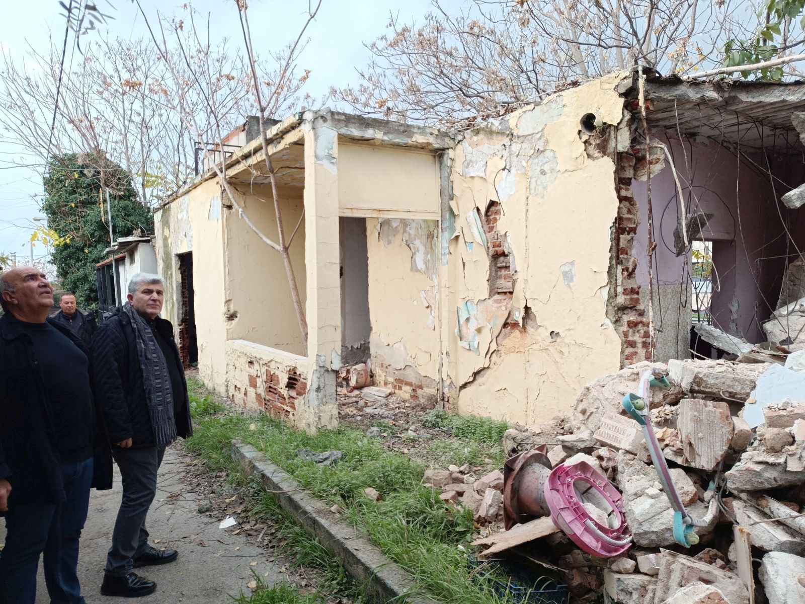 Δήμος Κορδελιού – Ευόσμου: Επιχείρηση κατεδάφισης ετοιμόρροπων κτιρίων σε Εύοσμο και Ελευθέριο – Κορδελιό