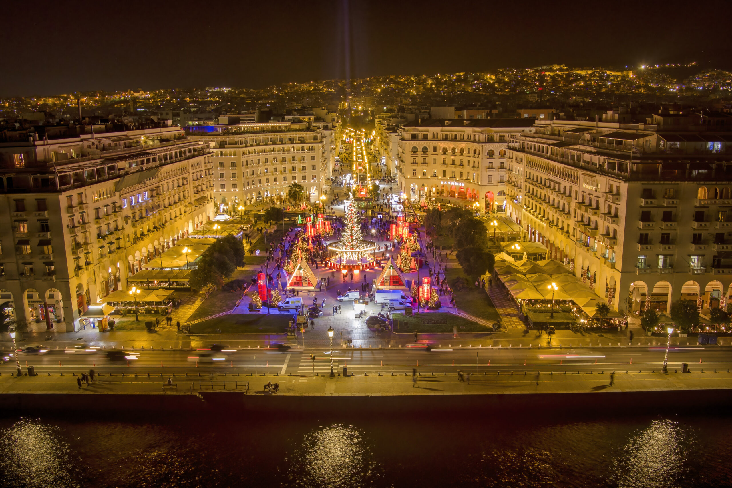 Θεσσαλονίκη: Σήμερα η φωταγώγηση του Χριστουγεννιάτικου δέντρου στην πλατεία Αριστοτέλους – Τι ώρα η συναυλία του Αντώνη Ρέμου