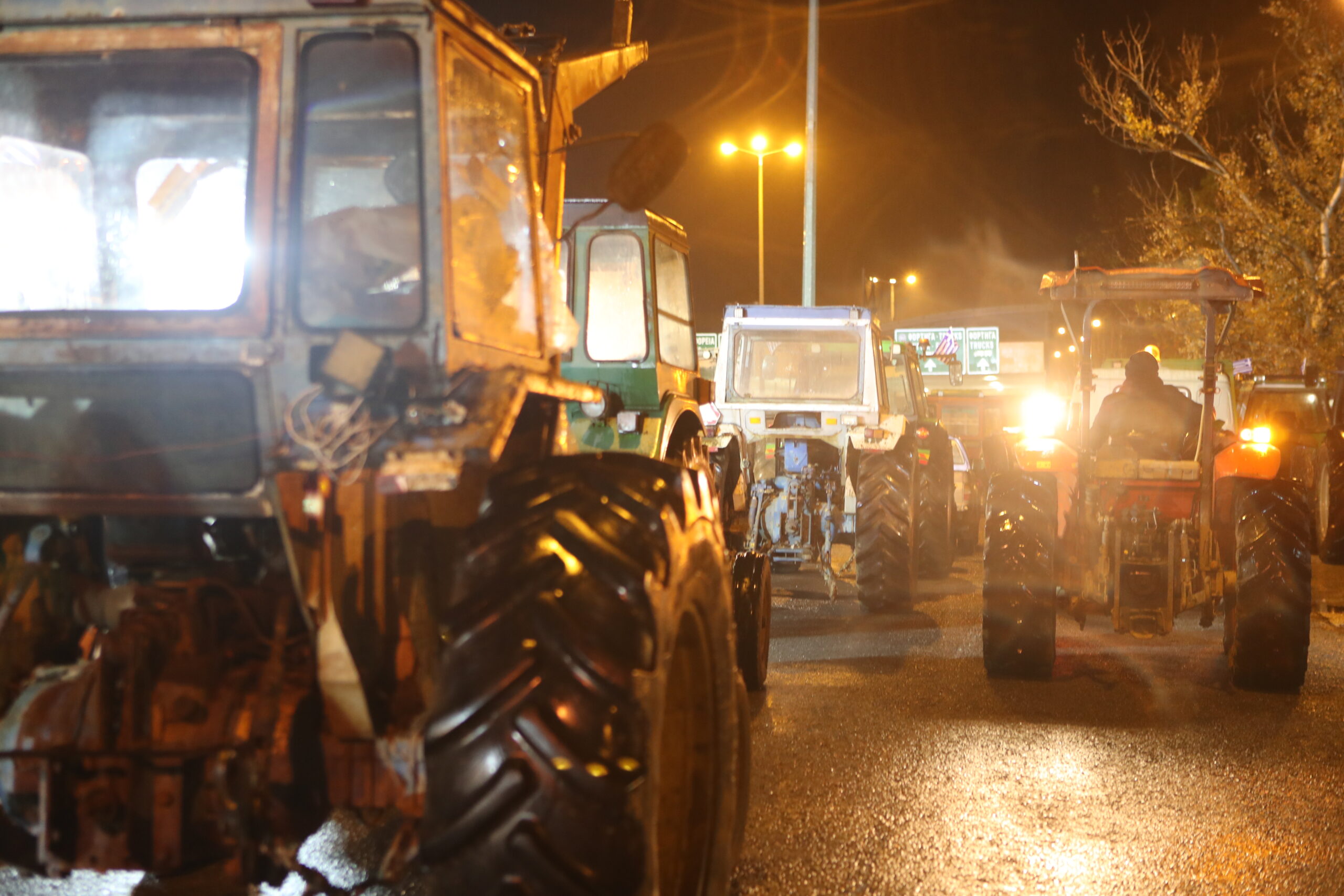 Νέα μπλόκα στη Θεσσαλονίκη: Οι αγρότες ετοιμάζουν “κάθοδο” στα Πράσινα Φανάρια και αποκλεισμό του αεροδρομίου
