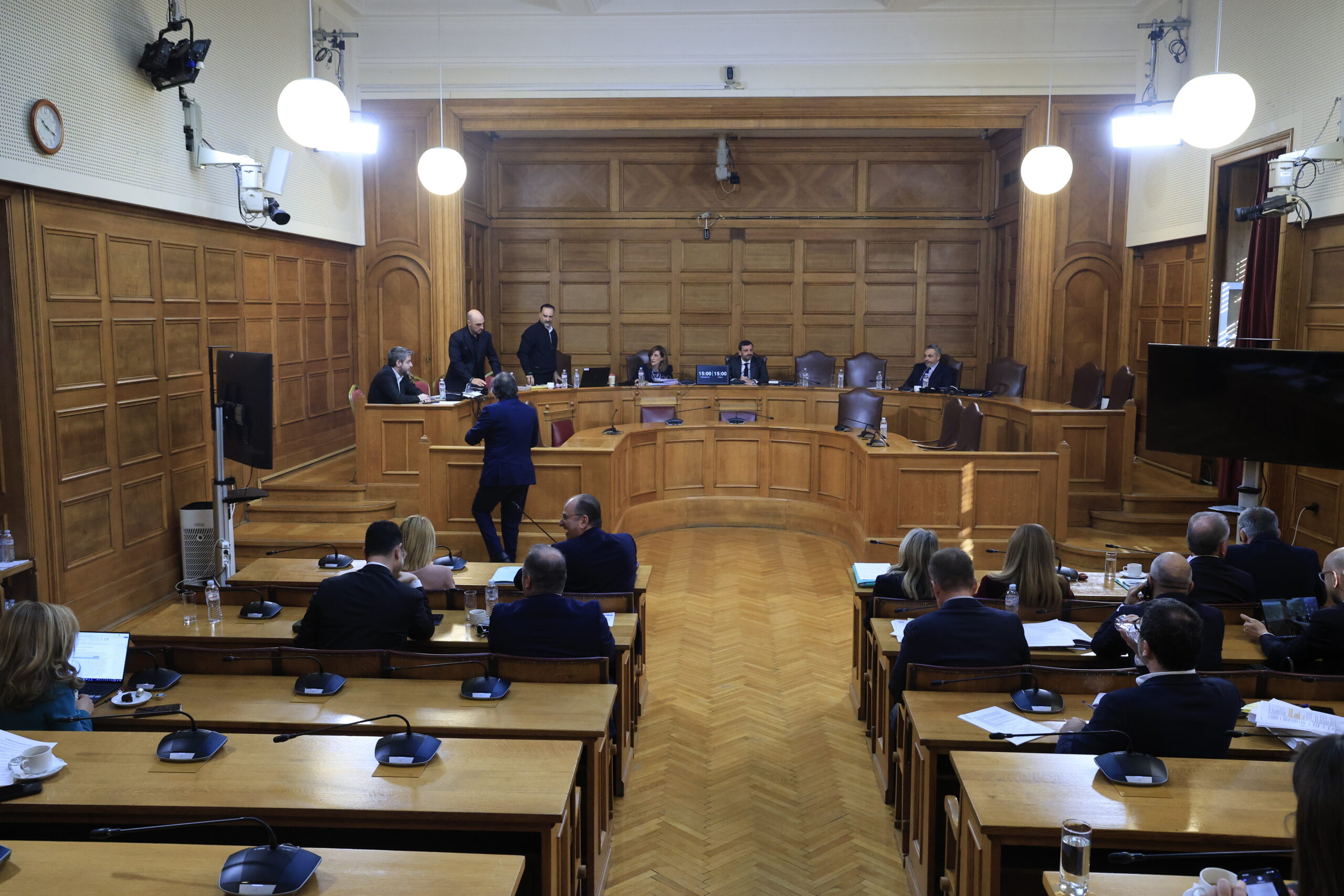 Φωτιές στην Εξεταστική για τον ΟΠΕΚΕΠΕ άναψαν οι συλλήψεις στην Κρήτη: «Είναι κουμπάρος του Ανδρουλάκη» – «Στέλεχος της ΝΔ ο αρχηγός»