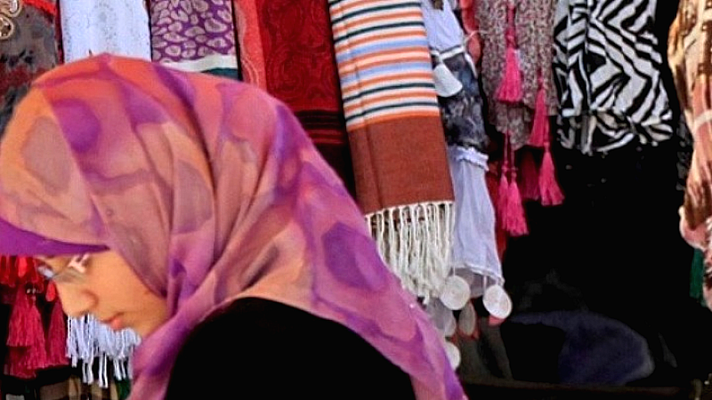 Αυστρία: Νόμος απαγορεύει την ισλαμική μαντίλα για κορίτσια κάτω των 14 ετών στα σχολεία