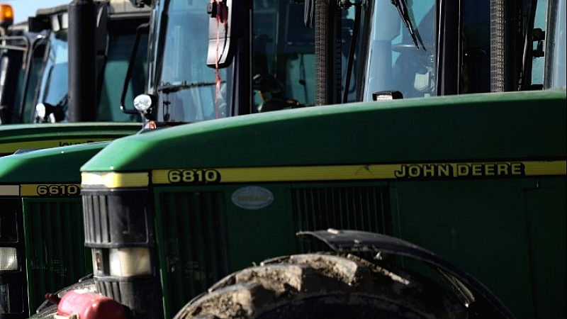 Χανιά: Αεροδρόμιο σε αποκλεισμό από αγρότες και κτηνοτρόφους