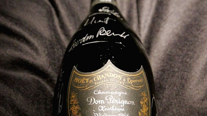 Δανία: Αποτυχία πώλησης της σαμπάνιας του γάμου Νταϊάνα και Καρόλου