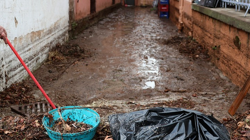 «Αναπάντεχες πλημμύρες έπληξαν τη Νέα Πέραμο – Δεν κινδύνευσαν ανθρώπινες ζωές»