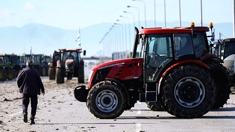 Σοβαρά επεισόδια μεταξύ αγροτών και αστυνομικών δυνάμεων κοντά στο αεροδρόμιο Χανίων
