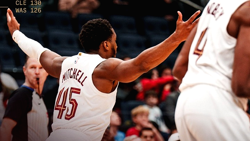 Εντυπωσιακές επιδόσεις από Μίτσελ και Εμπίιντ στην κανονική διάρκεια του ΝΒΑ