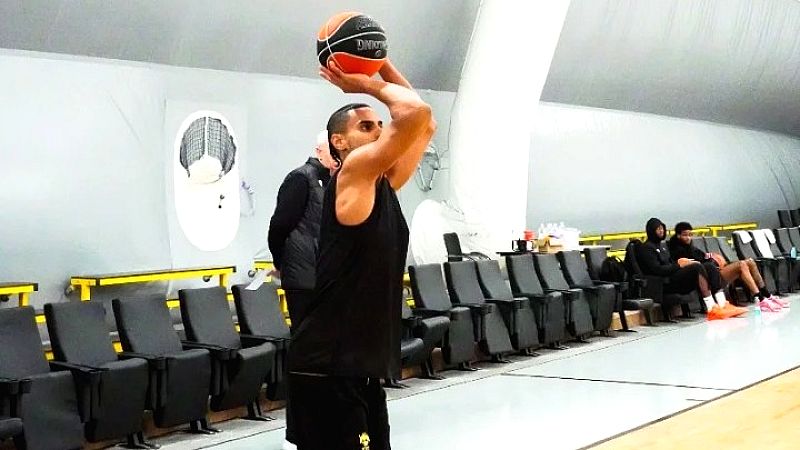 Τραυματισμός στην πρώτη προπόνηση με την ΑΕΚ για τον Τζιαν Κλαβέλ