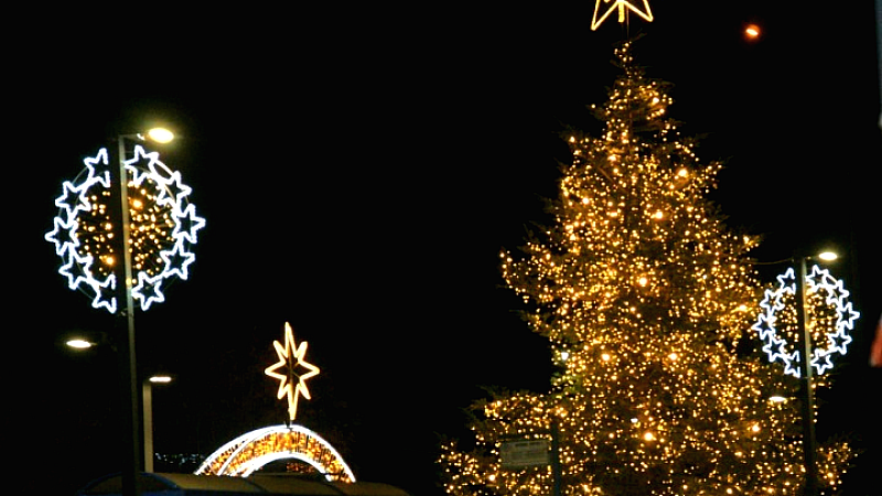 «Φωτίστηκε» το χριστουγεννιάτικο δέντρο του δήμου Κορδελιού - Ευόσμου