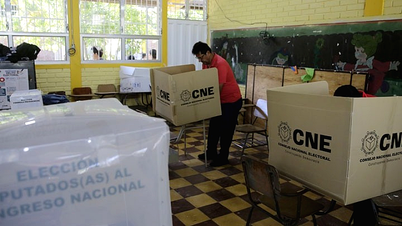 Κατηγορίες Τραμπ κατά Ονδούρας για χειραγώγηση των εκλογών