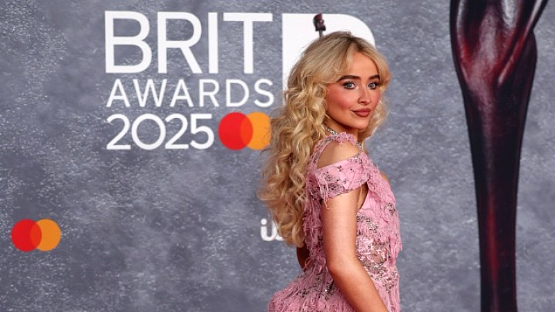 Η Σαμπρίνα Κάρπεντερ λέει στον Λευκό Οίκο να σταματήσει να χρησιμοποιεί τη μουσική της