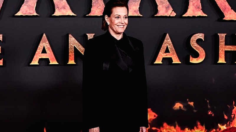 Η Σιγκούρνι Γουίβερ σε συζητήσεις για τη φιλόδοξη παραγωγή της Amazon «Tomb Raider»