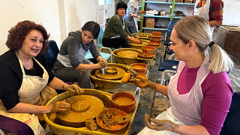 Η κεραμική τέχνη που αντέχει στον χρόνο: Φύλακες της παράδοσης στο Μαρούσι