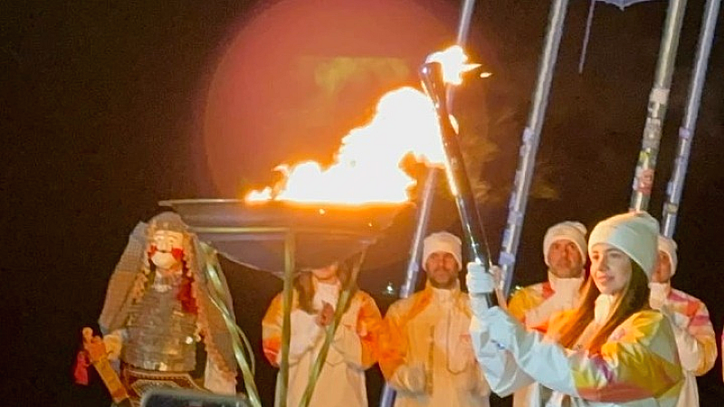 Η υποδοχή της Ολυμπιακής Φλόγας στη Θεσσαλονίκη: Ένα ταξίδι πνευματικών αξιών