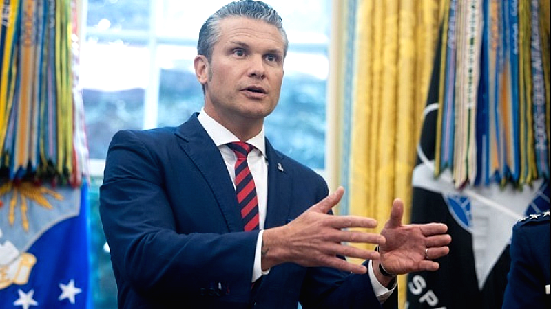 Δημοσίευμα αποκαλύπτει ότι η χρήση του Signal από τον Πιτ Χέγκσεθ ενδέχεται να έχει θέσει σε κίνδυνο τις ένοπλες δυνάμεις των ΗΠΑ