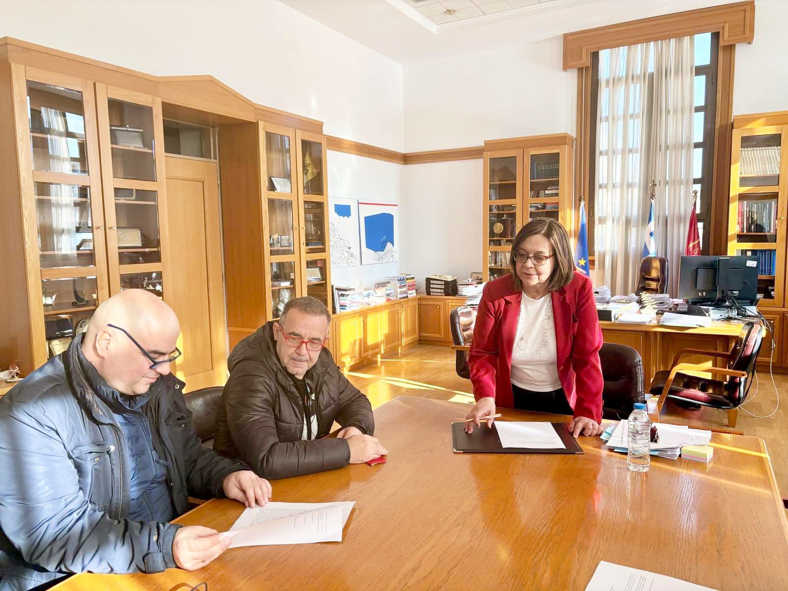 Η Δήμαρχος Καλαμαριάς υπέγραψε τον εξωδικαστικό συμβιβασμό με τον «Ηρακλή» κλείνοντας μία εκκρεμότητα δεκαετιών επ’ ωφελεία της Καλαμαριάς