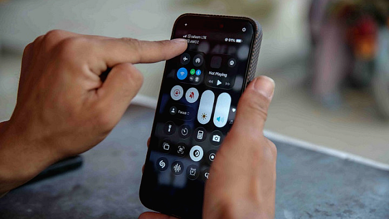 Ανησυχίες στην Ινδία μετά την επιβολή κυβερνοασφάλειας στα κινητά – Σημαντική αντίσταση από την Apple