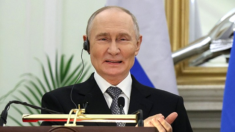 Ινδία-Ρωσία: Ο Πούτιν δεσμεύεται για συνέχιση των παραδόσεων πετρελαίου παρά τις αμερικανικές πιέσεις