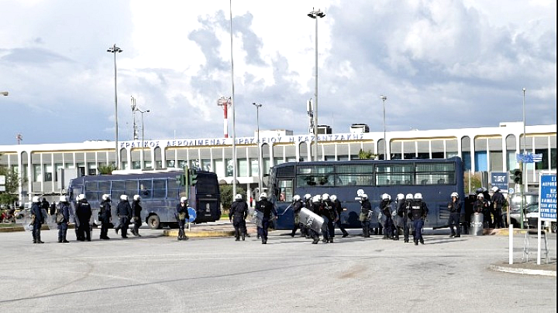 Ηράκλειο: Αποχώρησαν οι διαμαρτυρόμενοι του πρωτογενή τομέα από την πίστα του αεροδρομίου