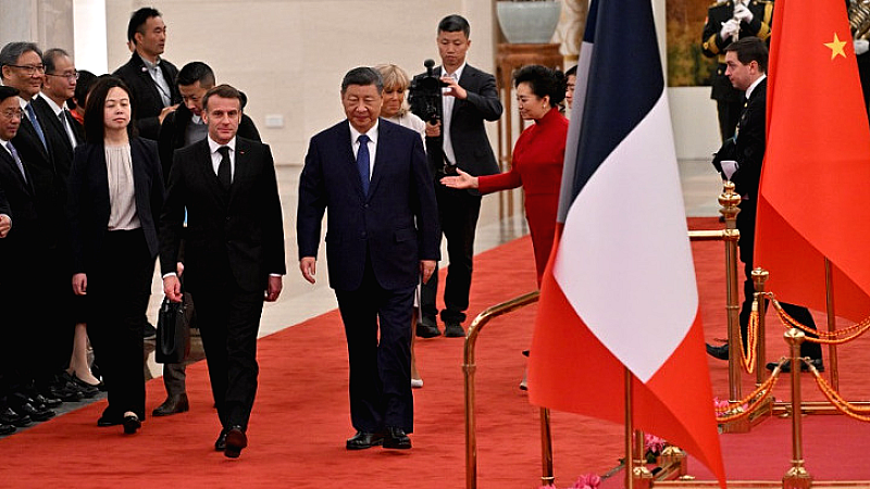 Κίνα-Γαλλία: Επικέντρωση στην Ουκρανία, το εμπόριο και τις διμερείς σχέσεις