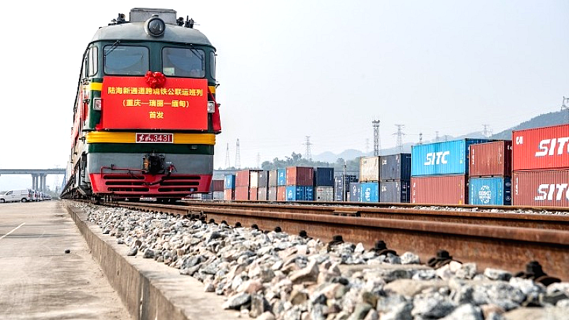 Σημαντική αύξηση εμπορικών αμαξοστοιχιών από την Κίνα προς την Ευρώπη μέσω του σταθμού Αλασανκόου