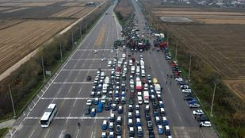 Κίνδυνος στην Ε.Ο. Αθηνών-Θεσσαλονίκης από νταλίκα που κινήθηκε στο αντίθετο ρεύμα