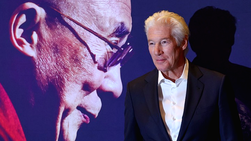 Ο Ρίτσαρντ Γκιρ για το ντοκιμαντέρ «Wisdom of Happiness» για τον Δαλάι Λάμα