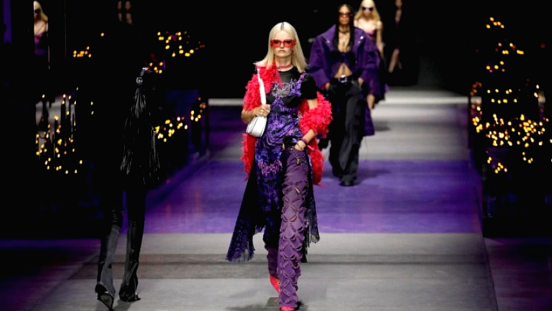 Αλλαγές στη διεύθυνση του οίκου Versace: Αποχώρηση του Ντάριο Βιτάλε