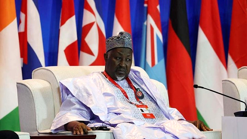 Παραίτηση του υπουργού Άμυνας της Νιγηρίας εν μέσω μαζικών απαγωγών