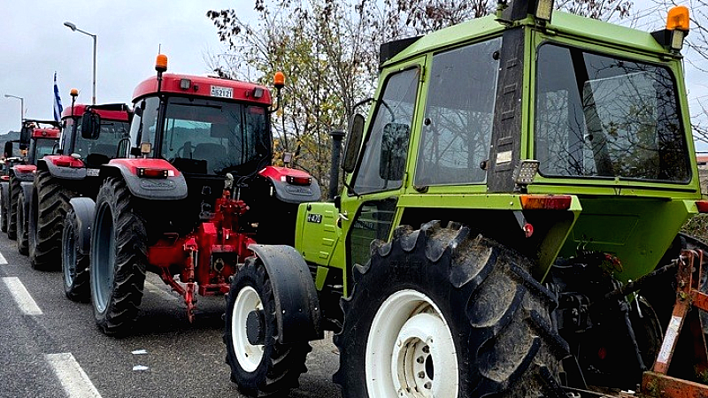 Αγρότες και κτηνοτρόφοι συνεχίζουν τις κινητοποιήσεις τους στη Δυτική Ελλάδα
