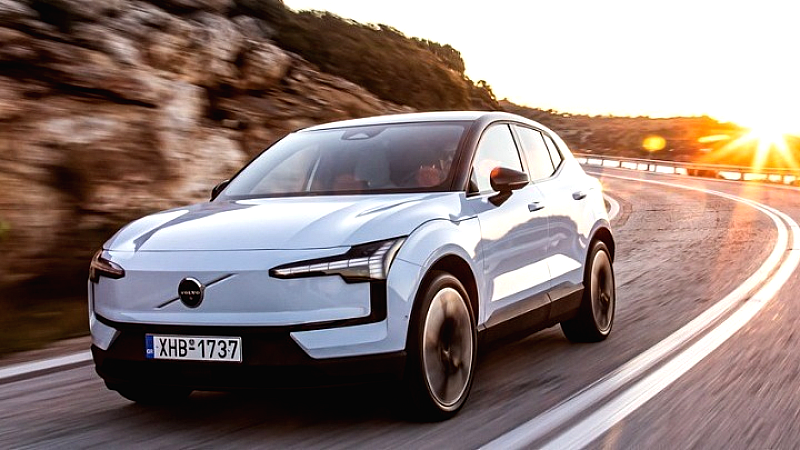 Αυξημένες πωλήσεις υβριδικών αυτοκινήτων στην ελληνική αγορά τον Νοέμβριο