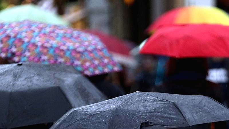 Έκτακτα μέτρα σε εννέα περιφέρειες λόγω κακοκαιρίας