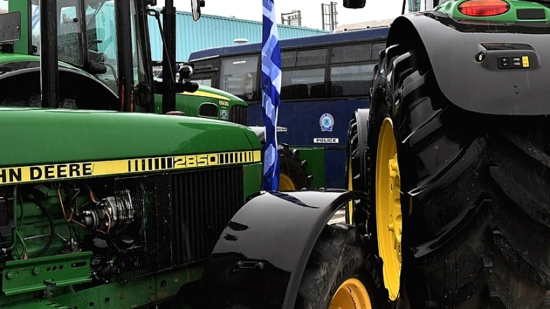 Αγροτοκτηνοτρόφοι συνεχίζουν τις κινητοποιήσεις τους στο Ηράκλειο