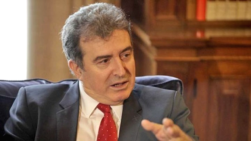 Συνάντηση του Χρυσοχοΐδη με νέους τσιγγάνους στην Αγία Βαρβάρα