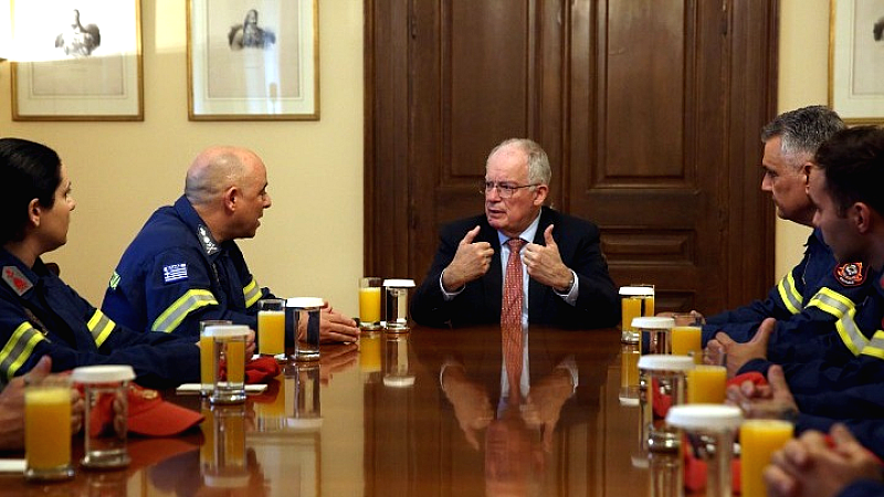 Συνάντηση του Κωνσταντίνου Τασούλα με την Πανελλήνια Ένωση Εθελοντών Πυροσβεστικού Σώματος