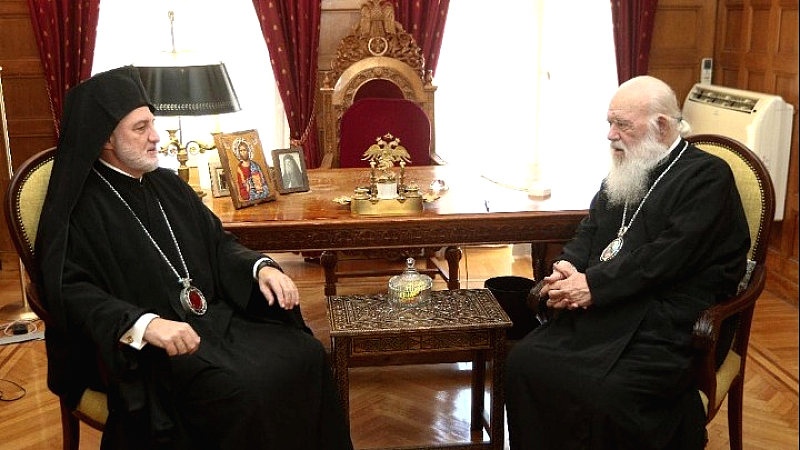 Σημαντική συνάντηση Ιερωνύμου και Ελπιδοφόρου στην Αρχιεπισκοπή Αθηνών