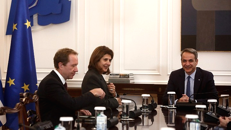 Συνάντηση του Κυριάκου Μητσοτάκη με τη María Angela Holguín Cuéllar για το Κυπριακό