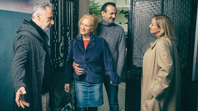 Το ΚΘΒΕ καλεί τους θεατές σε μια μοναδική εμπειρία με τους «Γείτονες από πάνω»