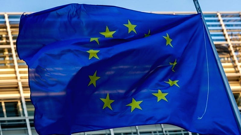 Το επ' αόριστον πάγωμα των ρωσικών περιουσιακών στοιχείων αποφάσισαν οι χώρες της ΕΕ