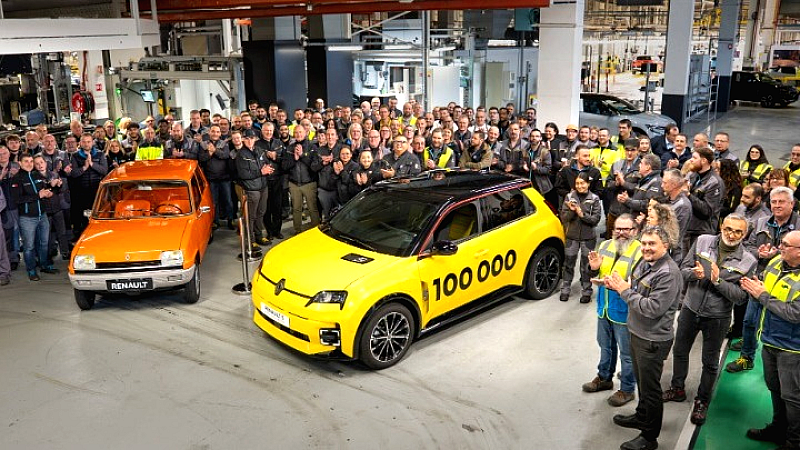 Ιστορικό ορόσημο για το εργοστάσιο Ampere ElectriCity στο Douai με 100.000 Renault 5 E-Tech electric
