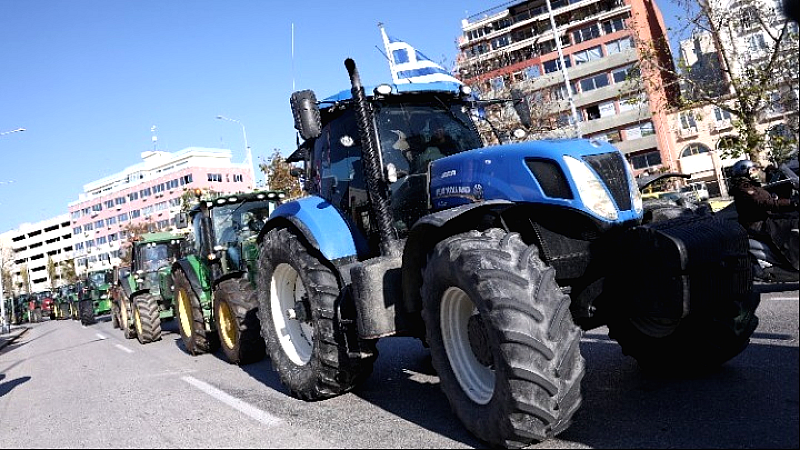 Αγρότες κινητοποιούνται στη Λάρισα ενόψει πανελλαδικής συνέλευσης στη Νίκαια