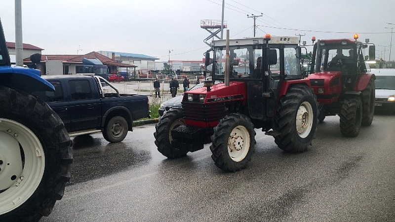 Μπλόκο από αγρότες στα διόδια του Λόγγου στον Ε65 – Κυκλοφοριακές ρυθμίσεις και οδηγίες